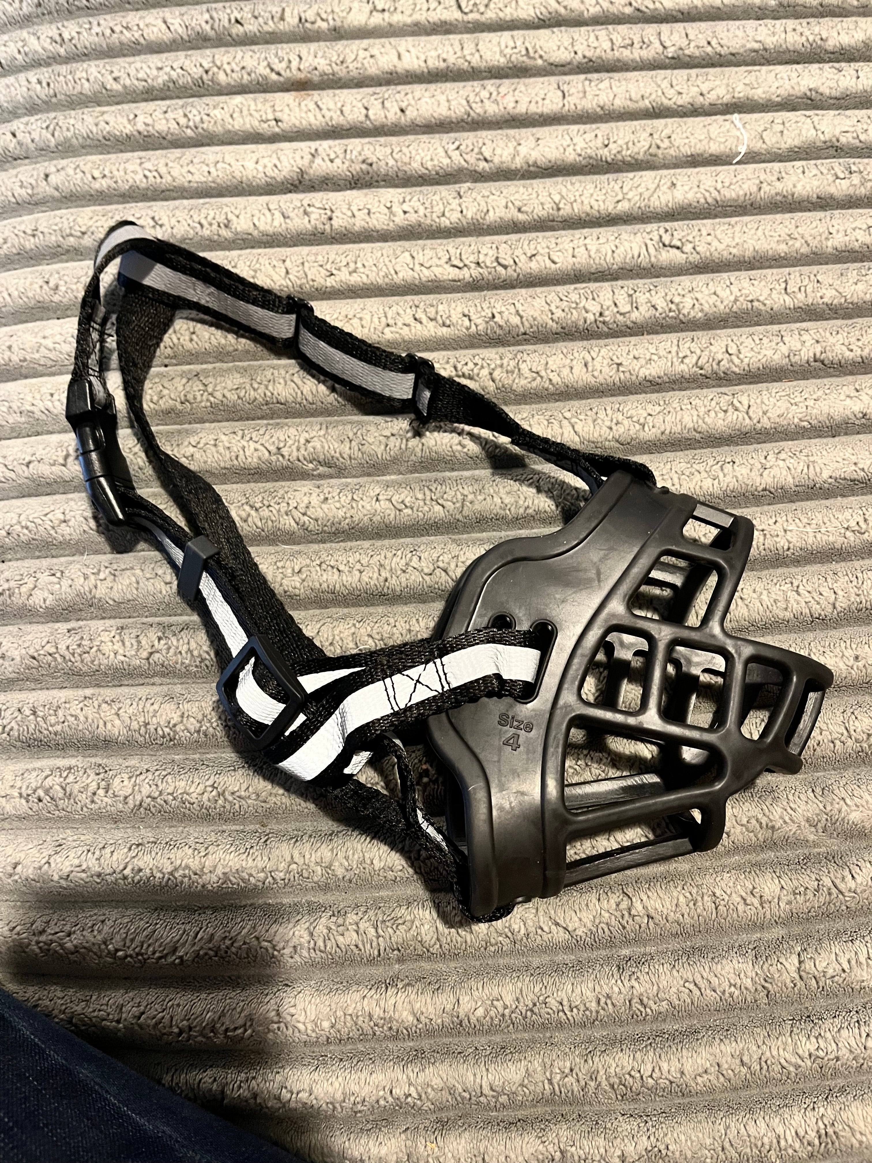 Size 4 dog muzzle